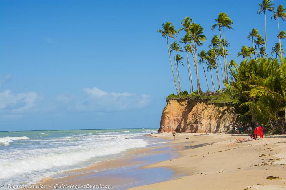 Imagem da charmosa Praia Barra do Cahy em Cumuruxatiba.